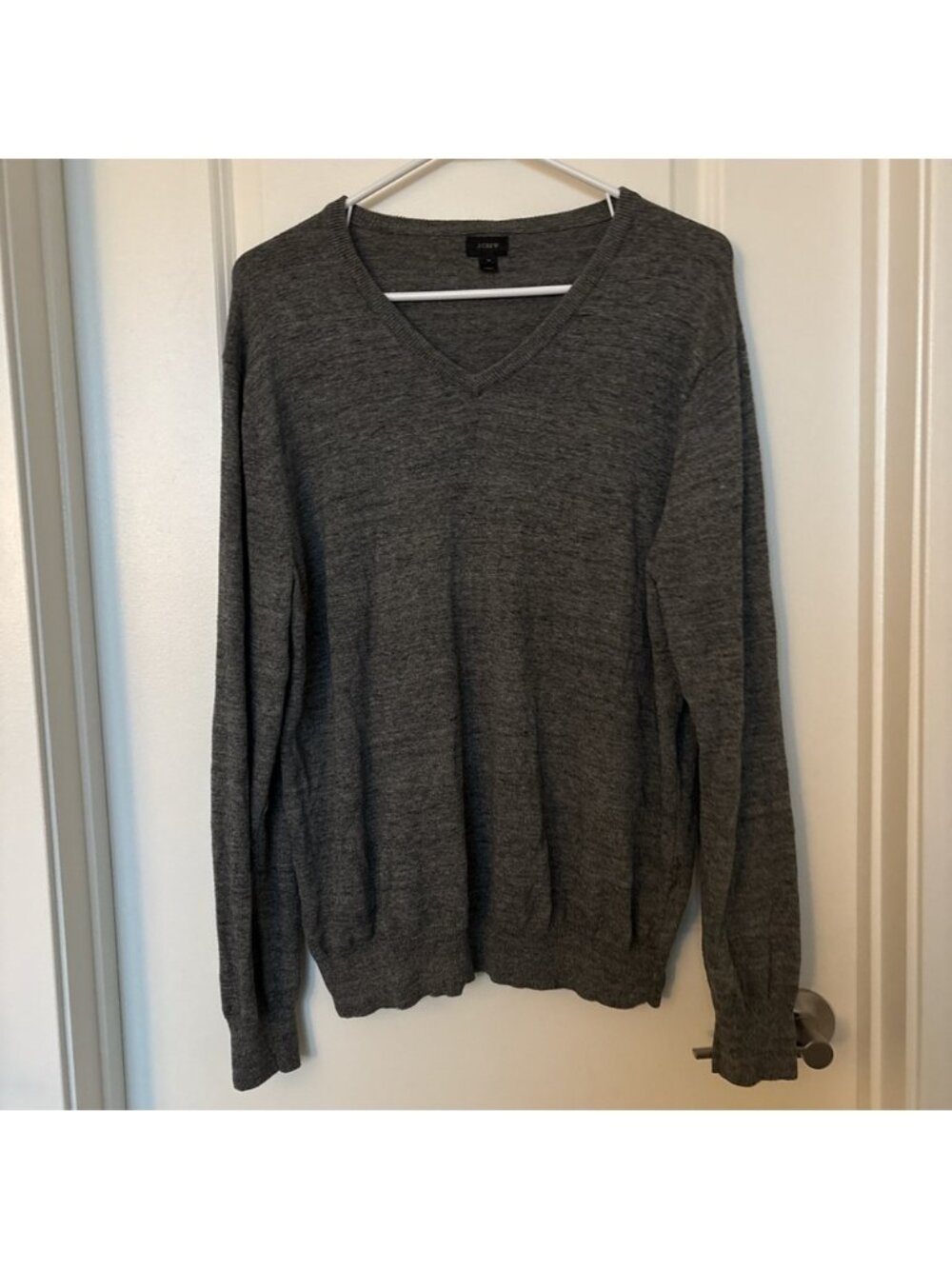J. Crew Grey Longsleeve V-Neck Sweater Size Medium